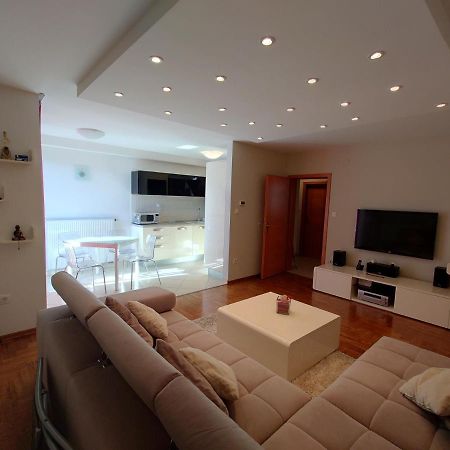 Apartman Mare Nostrum**** Apartment ริเยกา ภายนอก รูปภาพ